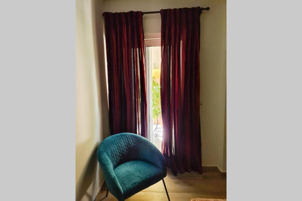 Modern Apt In The Heart Of Glyfada - Literally!! Атина Екстериор снимка