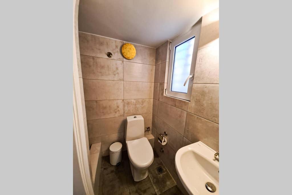 Modern Apt In The Heart Of Glyfada - Literally!! Атина Екстериор снимка